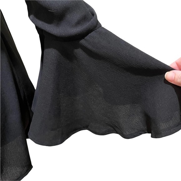 LF Rumor Boutique Off Shoulder Romper with Choker Bell Sleeve Black Size Medium - Picture 4 of 9